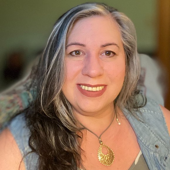 Meet your Posher, Lisa - Picture 1 of 1